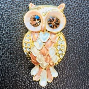 2/$35 Beautiful Golden / Crystal Owl 🦉 Pin / Brooch by Spoontiques NEW / NWT 🆕